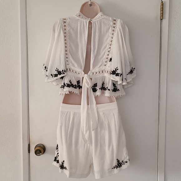 Boho Embroidered Floral Top and Short Set - Picture 8 of 12